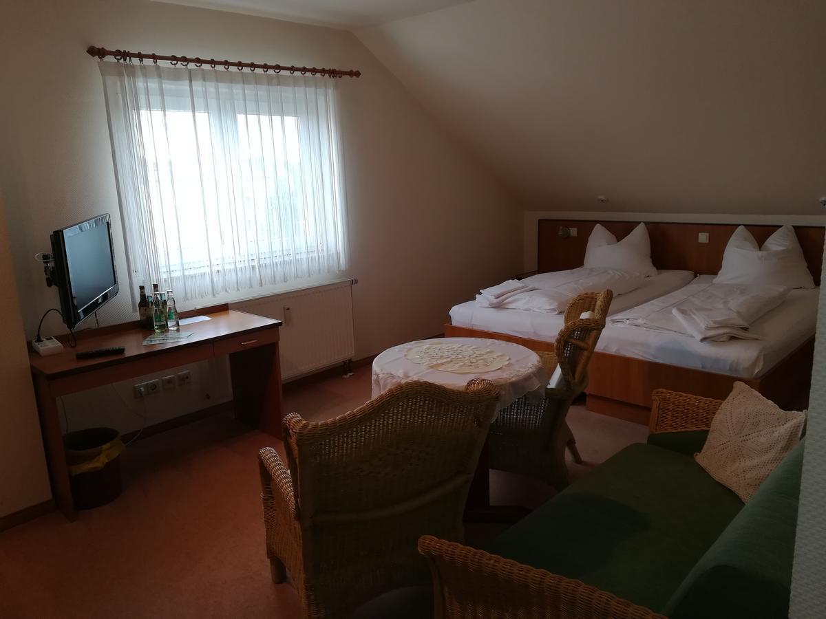 Weinbau & Pension "8Zeilen" Golk Extérieur photo